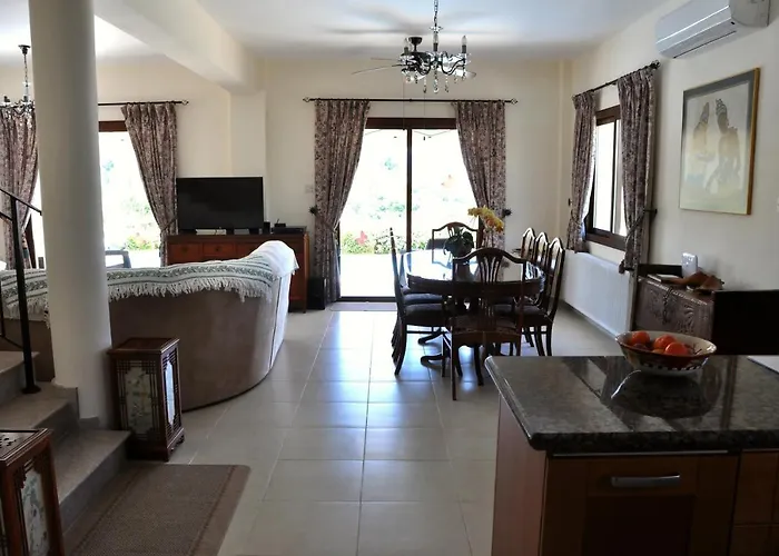 ヴィラ Zefyros ネオ・チョリオ